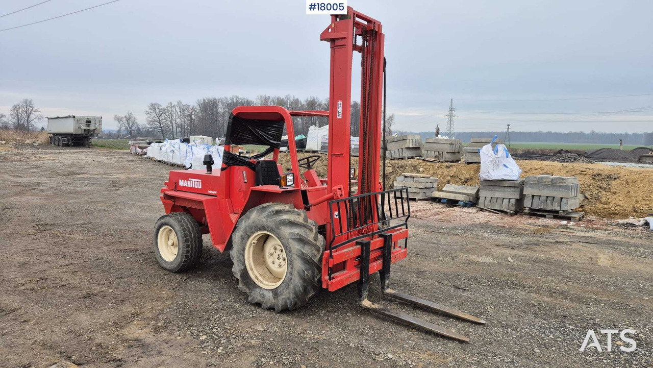 Rough terrain forklift MANITOU MB 30N (1993) - Geländestapler: das Bild 1 Rough terrain forklift MANITOU MB 30N (1993) - Geländestapler: das Bild 1