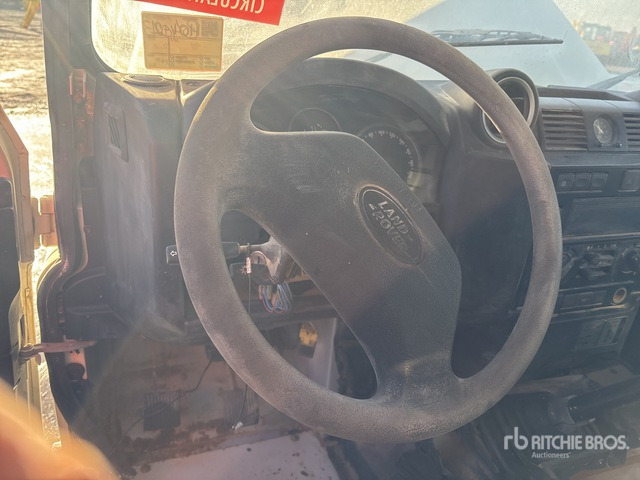 2010 Land Rover Defender (Inoperable) SUV - SUV/ Geländewagen: das Bild 5 2010 Land Rover Defender (Inoperable) SUV - SUV/ Geländewagen: das Bild 5