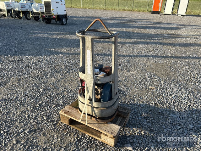2011 Swepac FR 85 Vibratory Plate Compactor - Rüttelplatte: das Bild 1 2011 Swepac FR 85 Vibratory Plate Compactor - Rüttelplatte: das Bild 1