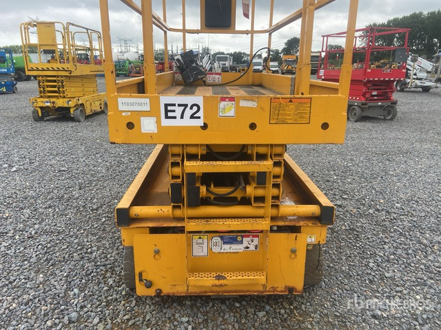 Scherenbühne 2012 Haulotte Compact 10 Electric Scissor Lift: das Bild 6