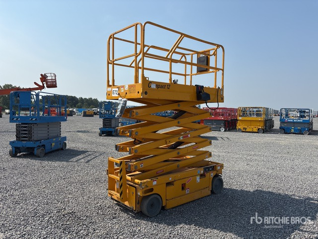 2014 Haulotte Compact 12 Electric Scissor Lift - Scherenbühne: das Bild 3 2014 Haulotte Compact 12 Electric Scissor Lift - Scherenbühne: das Bild 3