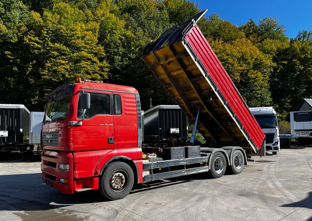 MAN TGA 26.480 // Wywrotka 3 stronna // 2004 Rok // 6x4 // Kiper Schwarzmuller // - Kipper: das Bild 1 MAN TGA 26.480 // Wywrotka 3 stronna // 2004 Rok // 6x4 // Kiper Schwarzmuller // - Kipper: das Bild 1