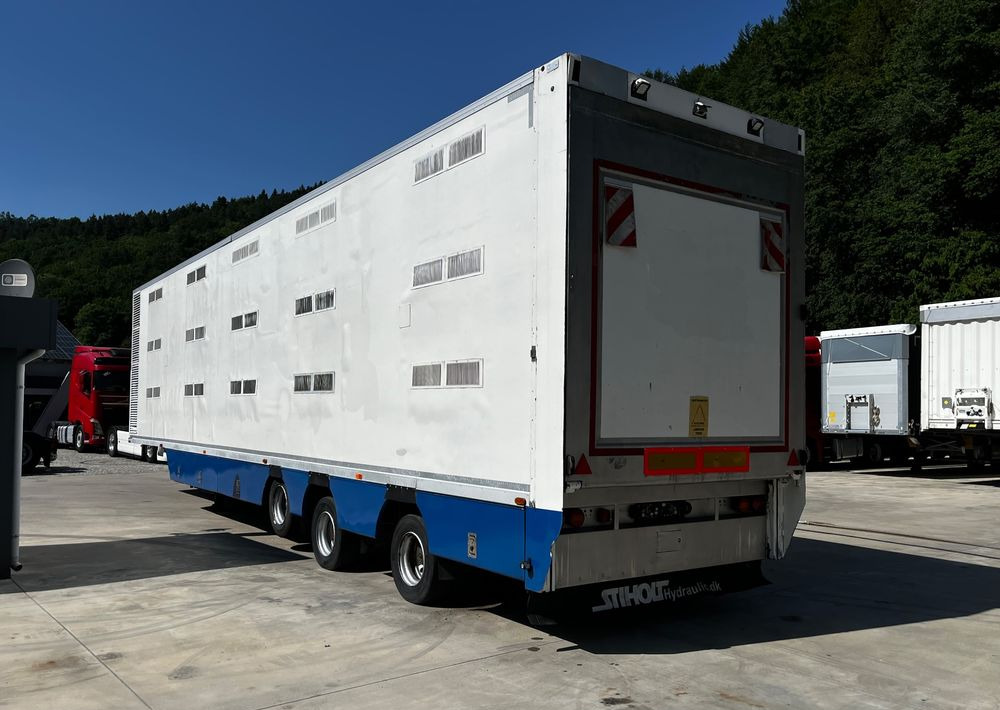 Pezzaioli HMK Industri // Do przewozu zwierząt // 2004 Rok // 3 Pokłady // Waga // Osi skrętne // Oznonacja // - Koffer Auflieger: das Bild 2 Pezzaioli HMK Industri // Do przewozu zwierząt // 2004 Rok // 3 Pokłady // Waga // Osi skrętne // Oznonacja // - Koffer Auflieger: das Bild 2
