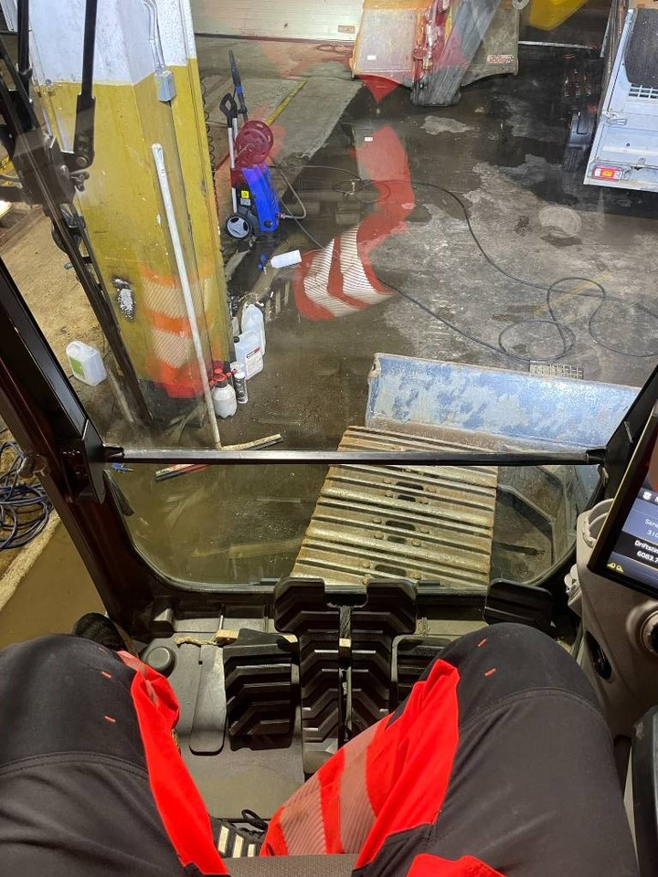 Kettenbagger Volvo ECR 235 E: das Bild 11