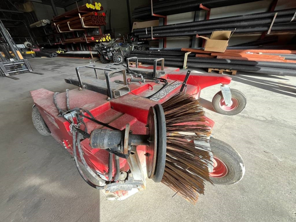 Westbjorn Hydro-Sweeper 2000 SSH - Kehrbesen: das Bild 5 Westbjorn Hydro-Sweeper 2000 SSH - Kehrbesen: das Bild 5