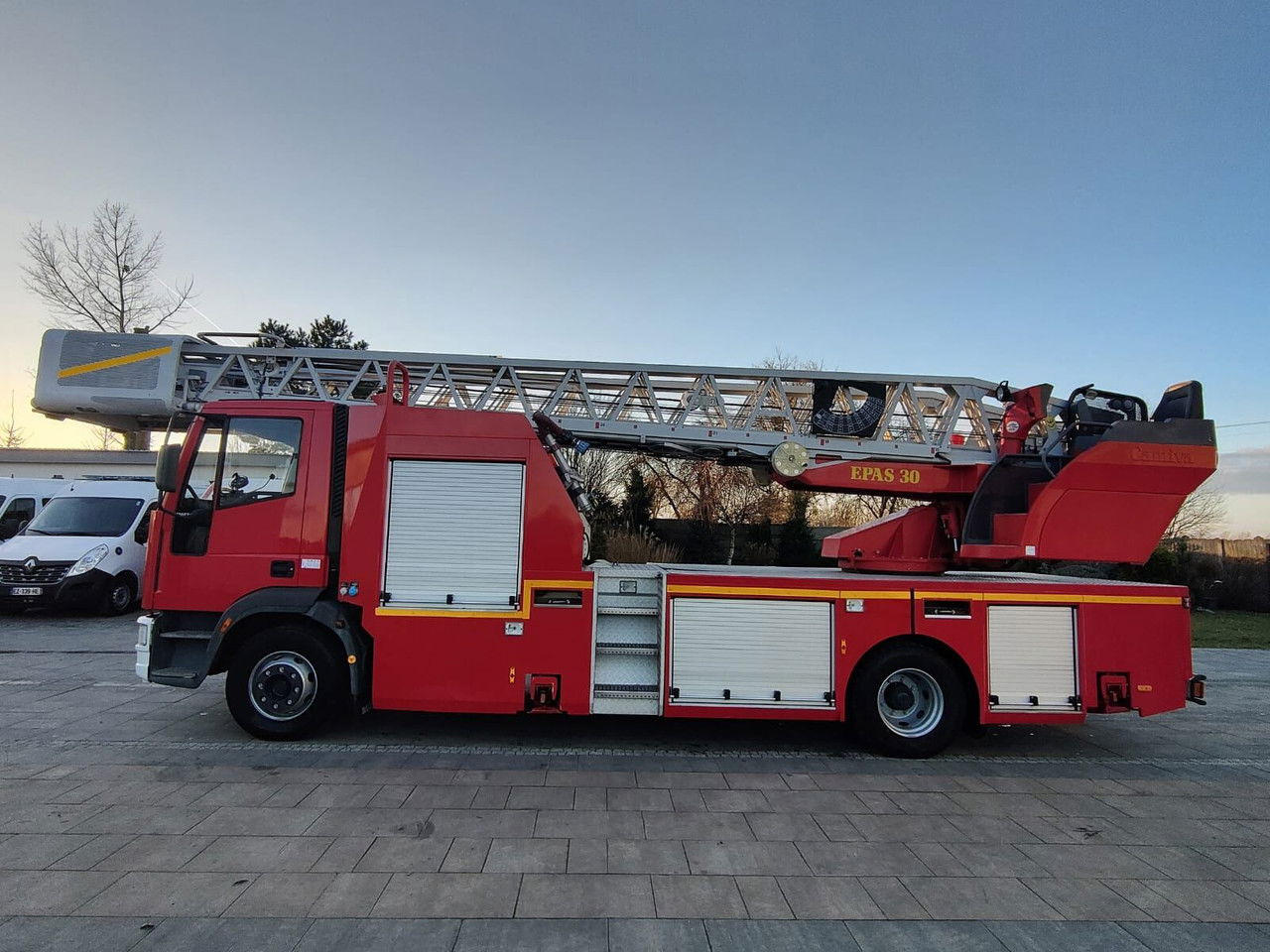 Iveco EuroCargo 130 130E24 Drabina 30m Camiva Epas 30 Wóz strażacki - Feuerwehrfahrzeug: das Bild 5 Iveco EuroCargo 130 130E24 Drabina 30m Camiva Epas 30 Wóz strażacki - Feuerwehrfahrzeug: das Bild 5