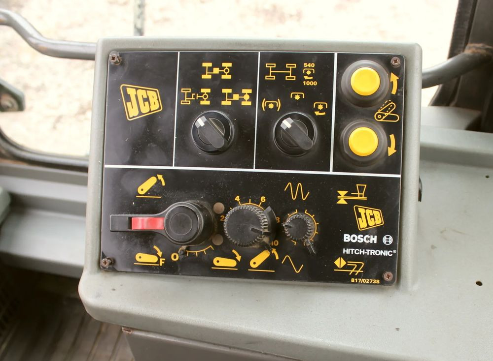 Traktor JCB Fastrac 155-65: das Bild 12