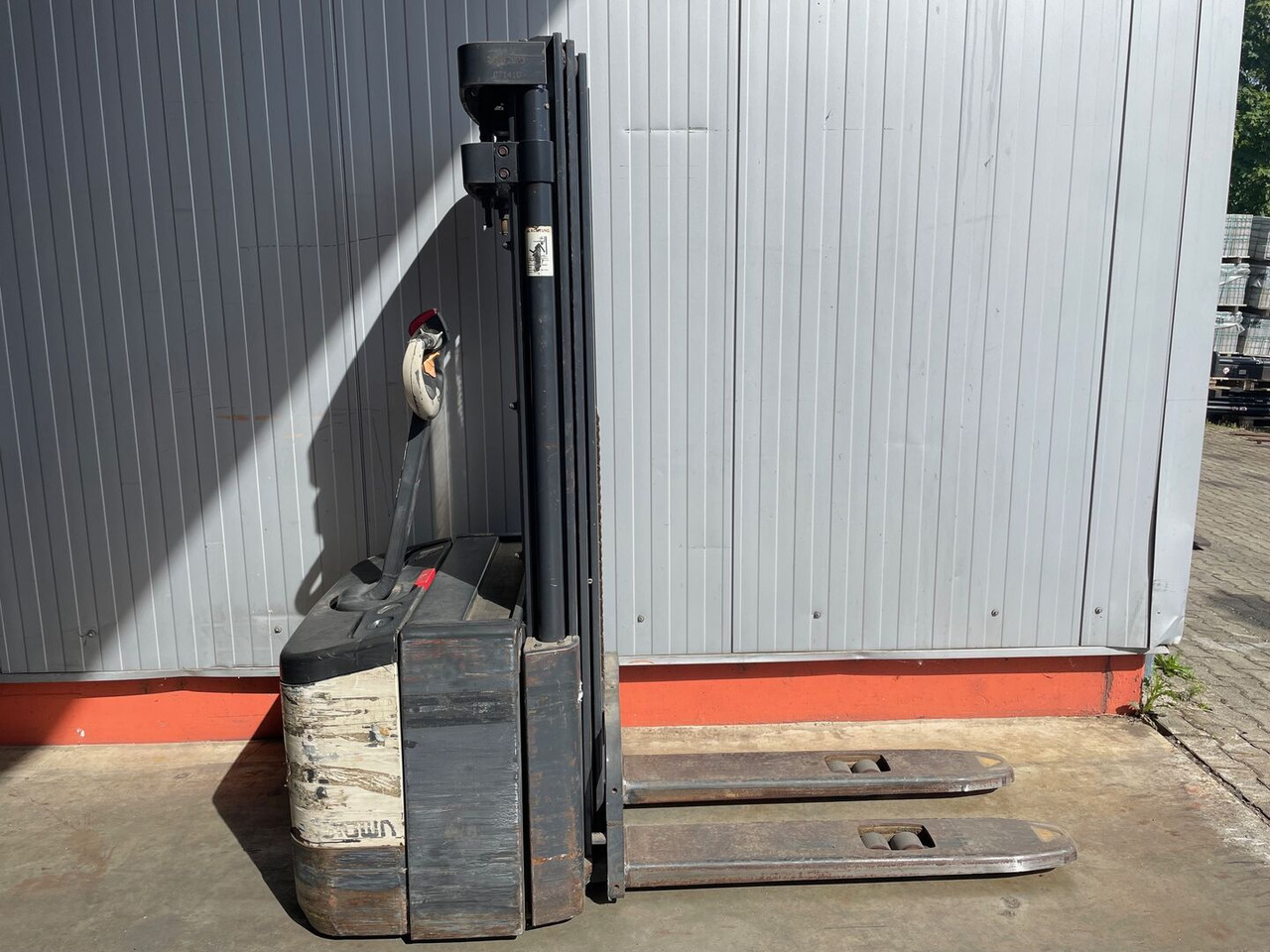 Crown WE2300 1.6 TT - Hochhubwagen: das Bild 2 Crown WE2300 1.6 TT - Hochhubwagen: das Bild 2