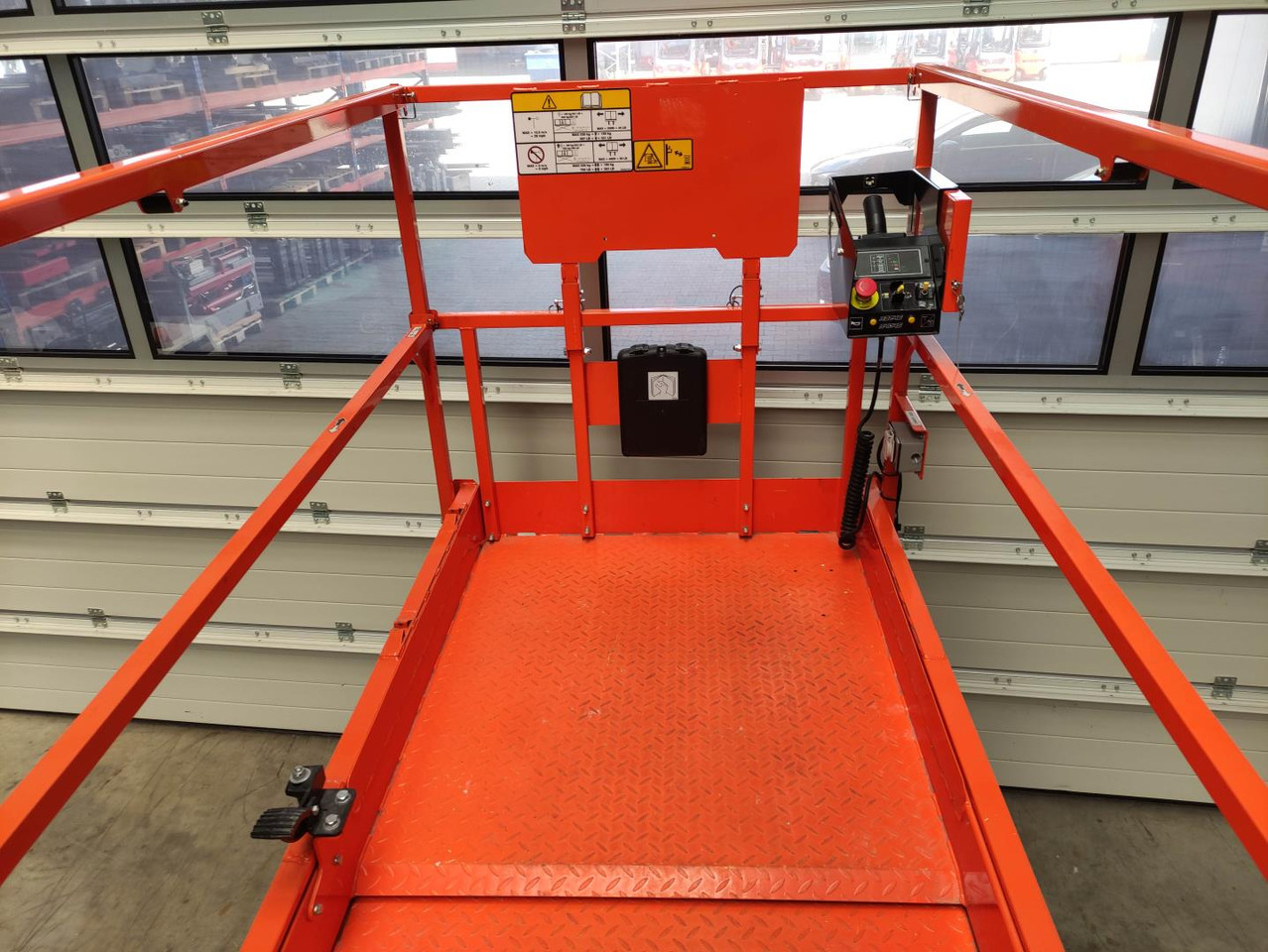JLG R3246 - Scherenbühne: das Bild 5 JLG R3246 - Scherenbühne: das Bild 5