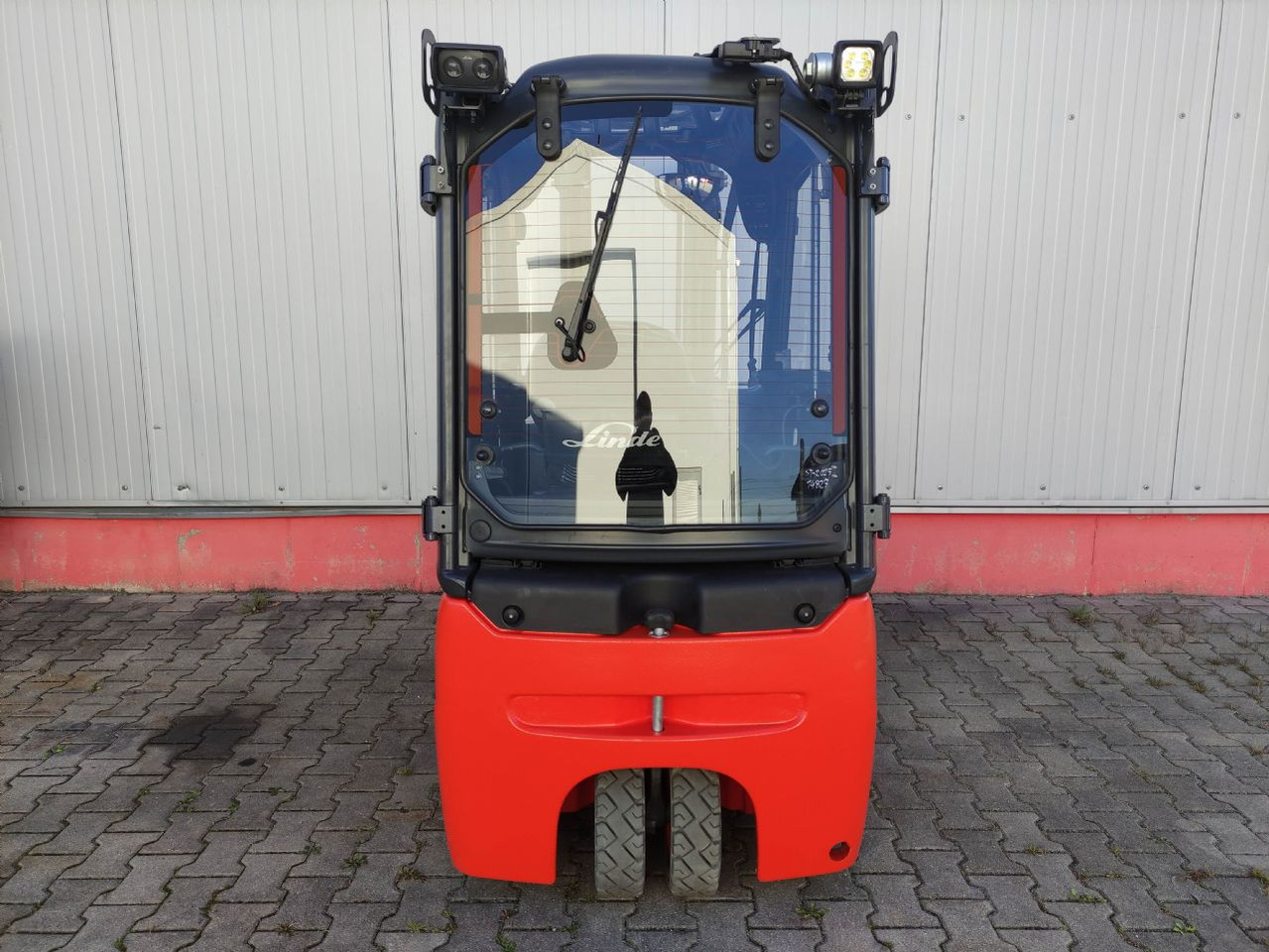 Linde E16-02-386 EVO - Elektrostapler: das Bild 4 Linde E16-02-386 EVO - Elektrostapler: das Bild 4