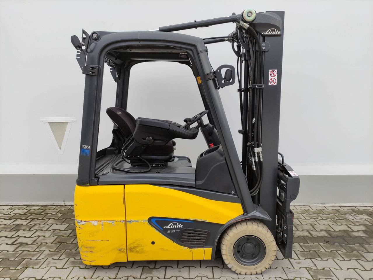 Linde E16-C-02-387 EVO - Elektrostapler: das Bild 2 Linde E16-C-02-387 EVO - Elektrostapler: das Bild 2