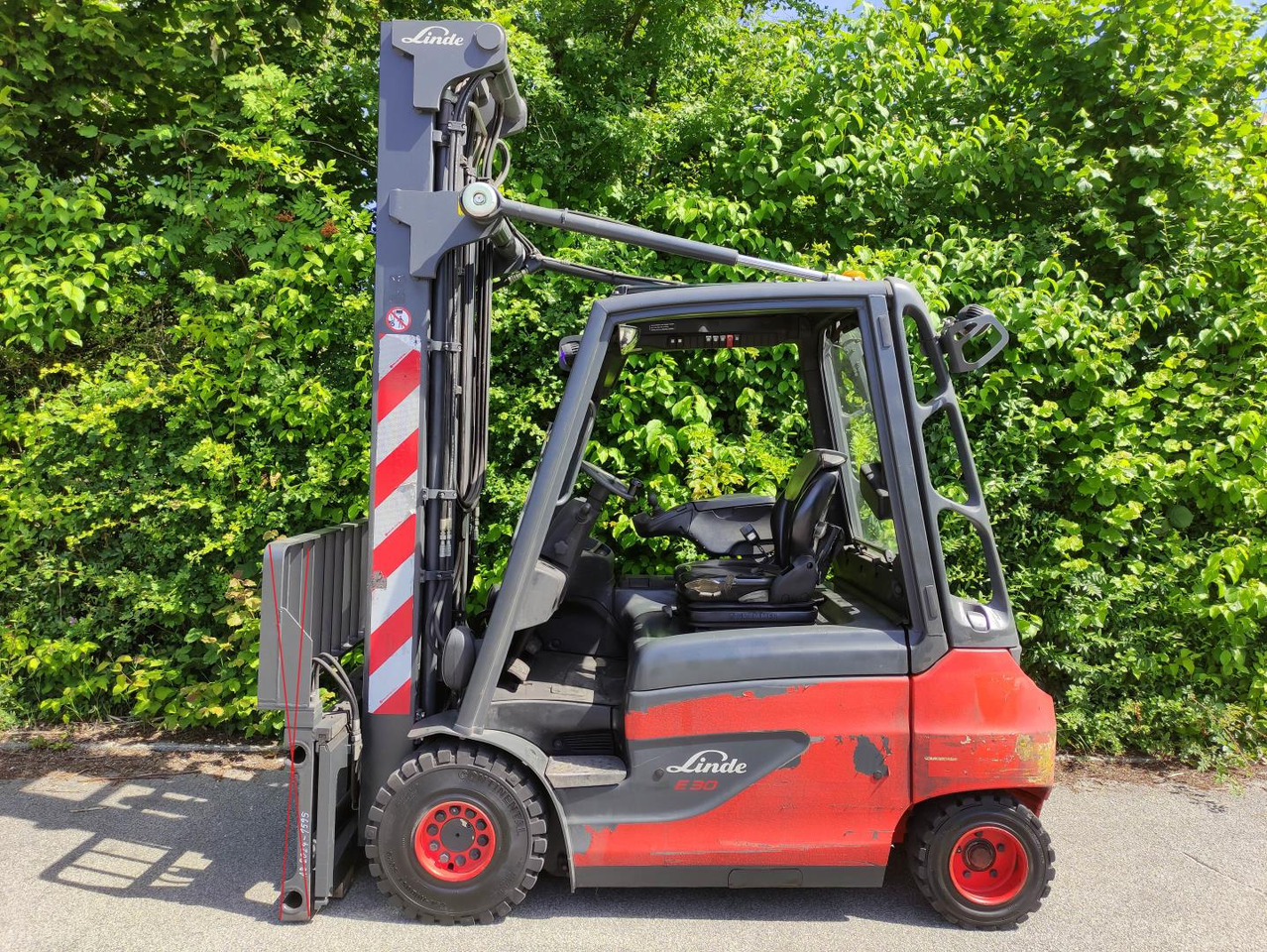 Linde E30-01-387 - Elektrostapler: das Bild 1 Linde E30-01-387 - Elektrostapler: das Bild 1