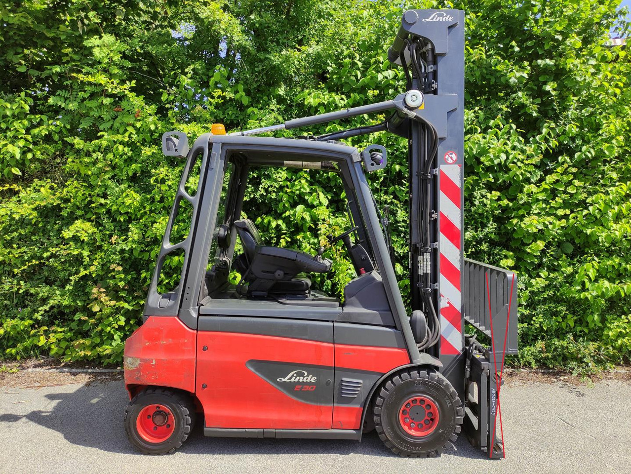 Linde E30-01-387 - Elektrostapler: das Bild 2 Linde E30-01-387 - Elektrostapler: das Bild 2