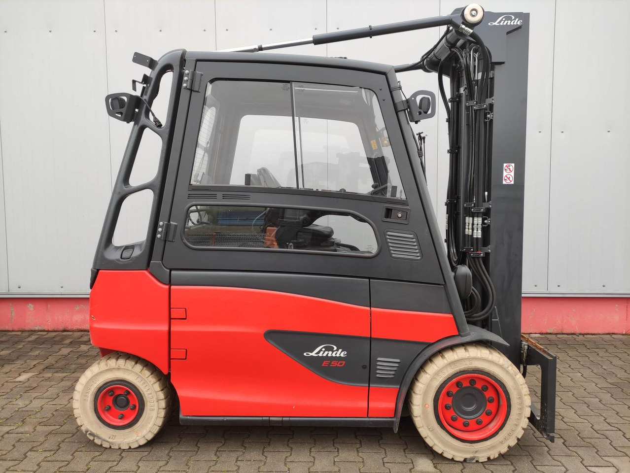 Linde E50HL-01-388 - Elektrostapler: das Bild 2 Linde E50HL-01-388 - Elektrostapler: das Bild 2