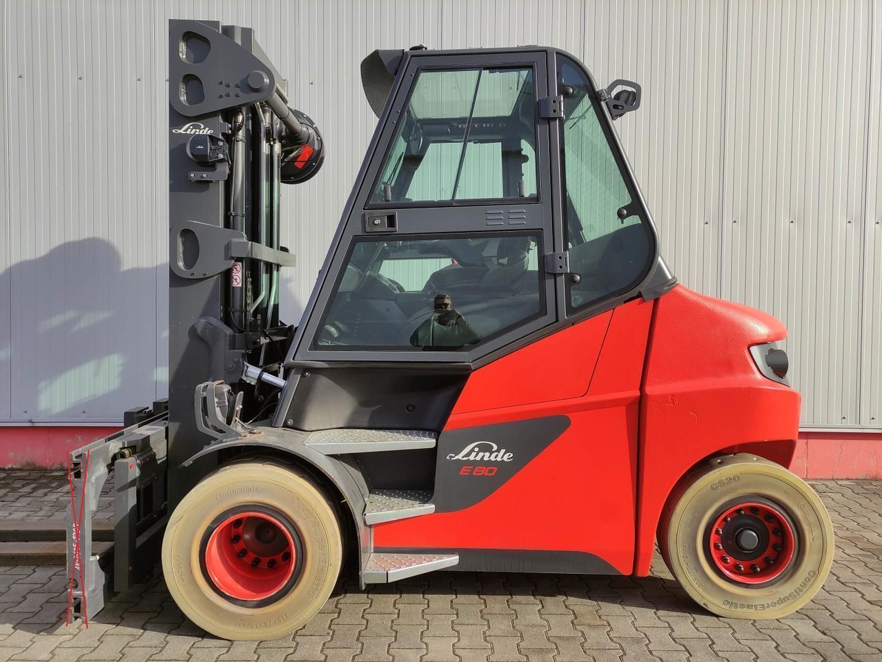 Linde E80-01-127 - Elektrostapler: das Bild 1 Linde E80-01-127 - Elektrostapler: das Bild 1