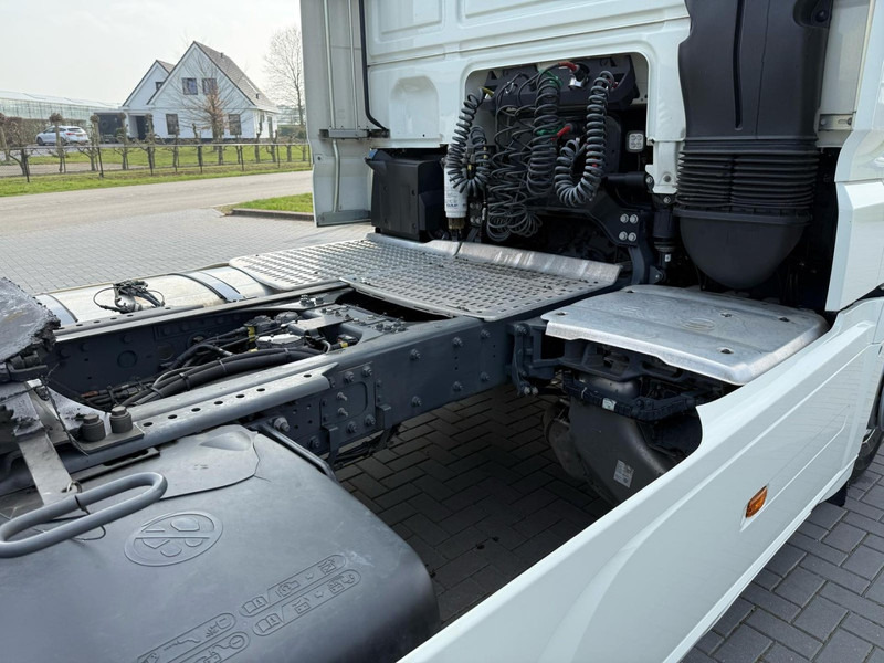 Sattelzugmaschine DAF XF 450 STAND KLIMA, FULL SPOILER, 2X BED, NL TRUCK.: das Bild 17