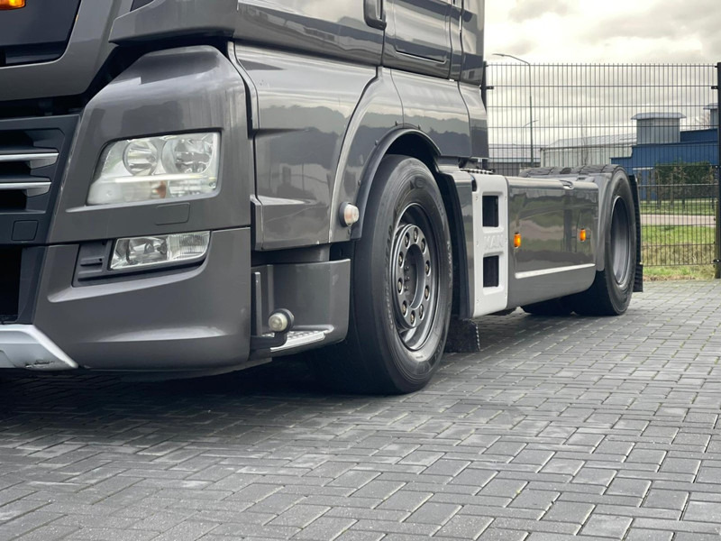 MAN TGX 18.580 2X TANK, LEATHER SEATS, RETARDER, FULL AIR! - Sattelzugmaschine: das Bild 5 MAN TGX 18.580 2X TANK, LEATHER SEATS, RETARDER, FULL AIR! - Sattelzugmaschine: das Bild 5