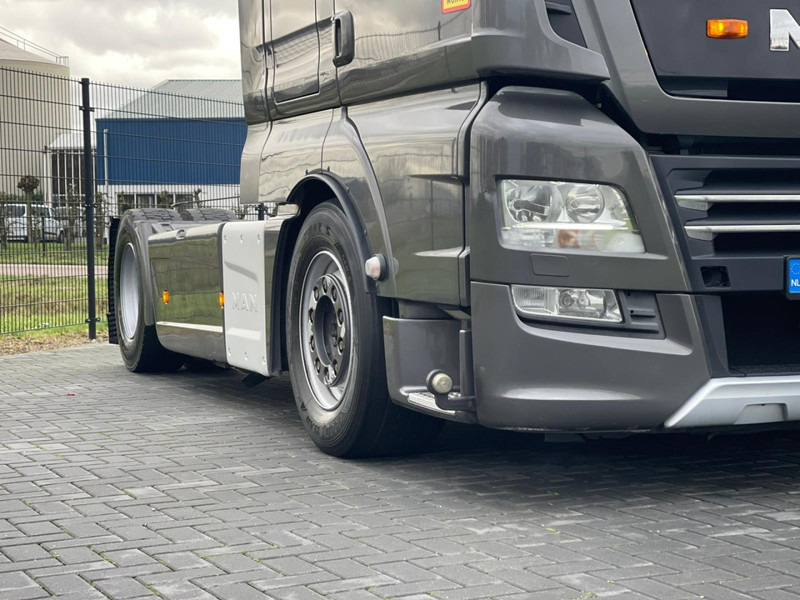 MAN TGX 18.580 2X TANK, LEATHER SEATS, RETARDER, FULL AIR! - Sattelzugmaschine: das Bild 4 MAN TGX 18.580 2X TANK, LEATHER SEATS, RETARDER, FULL AIR! - Sattelzugmaschine: das Bild 4
