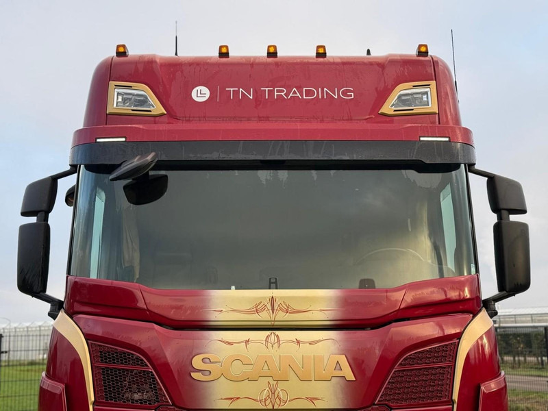 Scania R410 VOLLUCHT, 2 TANKS, LEER, ALCOA, SMART 2 TACHO, LEDER. - Sattelzugmaschine: das Bild 5 Scania R410 VOLLUCHT, 2 TANKS, LEER, ALCOA, SMART 2 TACHO, LEDER. - Sattelzugmaschine: das Bild 5