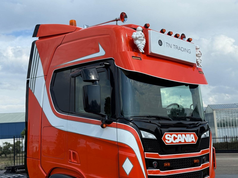 Scania R500 SHOWTRUCK, VOLLUCHT, PTO/HYDRAULIEK, RETARDER, 6X2/4. - Sattelzugmaschine: das Bild 3 Scania R500 SHOWTRUCK, VOLLUCHT, PTO/HYDRAULIEK, RETARDER, 6X2/4. - Sattelzugmaschine: das Bild 3