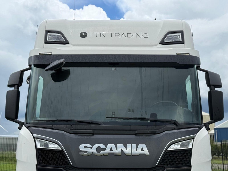 Scania R520A6X2/4NB 6X2/4, LEATHER, RETARDER, 2X TANK, TOP. - Sattelzugmaschine: das Bild 5 Scania R520A6X2/4NB 6X2/4, LEATHER, RETARDER, 2X TANK, TOP. - Sattelzugmaschine: das Bild 5
