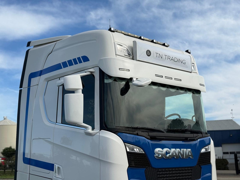 Scania S650 V8 NGS 2.95WB, PTO VOORBEREIDING, VOLLUCHT, KING OF THE ROAD, RETARDER, LEER. - Sattelzugmaschine: das Bild 2 Scania S650 V8 NGS 2.95WB, PTO VOORBEREIDING, VOLLUCHT, KING OF THE ROAD, RETARDER, LEER. - Sattelzugmaschine: das Bild 2