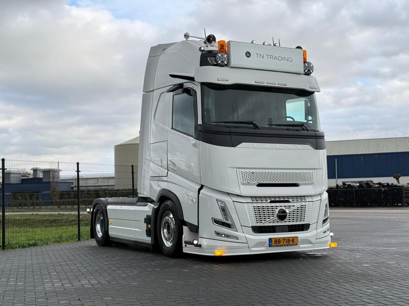 Volvo FH 13.460XL NEW, FULL AIR, ALCOA, HYDRAULIC, XL, SHOW, FULL. - Sattelzugmaschine: das Bild 1 Volvo FH 13.460XL NEW, FULL AIR, ALCOA, HYDRAULIC, XL, SHOW, FULL. - Sattelzugmaschine: das Bild 1