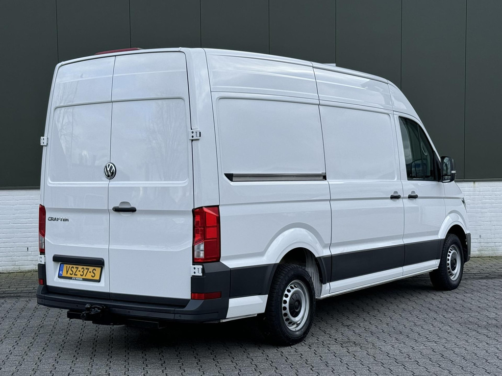 Volkswagen Crafter-30 2.0 TDI L3H3 Highline Carplay DAB Cruise Verwarmde voorruit Trekhaak Lat om Lat - Kastenwagen: das Bild 2 Volkswagen Crafter-30 2.0 TDI L3H3 Highline Carplay DAB Cruise Verwarmde voorruit Trekhaak Lat om Lat - Kastenwagen: das Bild 2