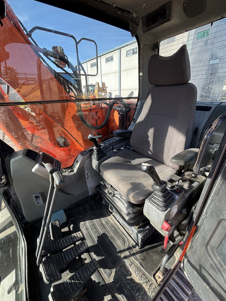 Kettenbagger DOOSAN DX140-3: das Bild 12