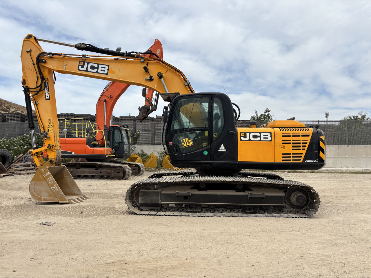 JCB JS220LC - Kettenbagger: das Bild 2 JCB JS220LC - Kettenbagger: das Bild 2
