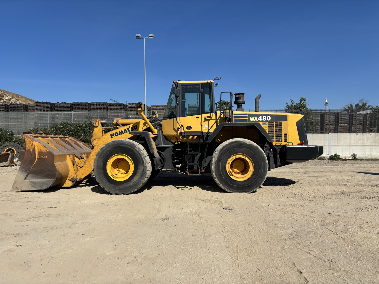 KOMATSU WA480-6 - Radlader: das Bild 2 KOMATSU WA480-6 - Radlader: das Bild 2