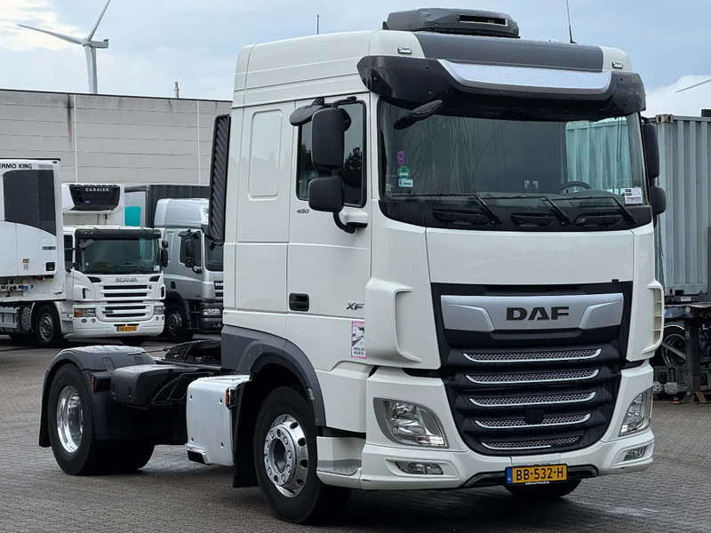 DAF XF 450 Space Cab Euro 6 - Sattelzugmaschine: das Bild 2 DAF XF 450 Space Cab Euro 6 - Sattelzugmaschine: das Bild 2