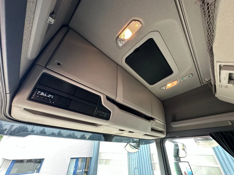 Sattelzugmaschine Scania S450 Retarder ACC Standairco Full air *NL-Truck*: das Bild 17