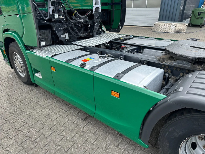 Sattelzugmaschine Scania S450 Retarder ACC Standairco Full air *NL-Truck*: das Bild 9