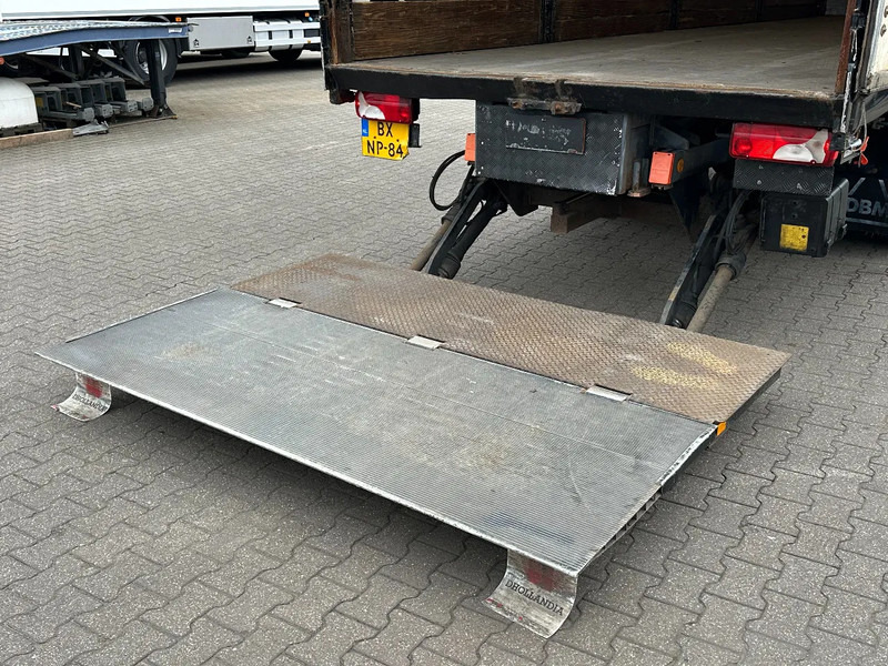 Scania R270 4x2 Schuifzeil / Laadklep / Euro 4 - Plane LKW: das Bild 5 Scania R270 4x2 Schuifzeil / Laadklep / Euro 4 - Plane LKW: das Bild 5