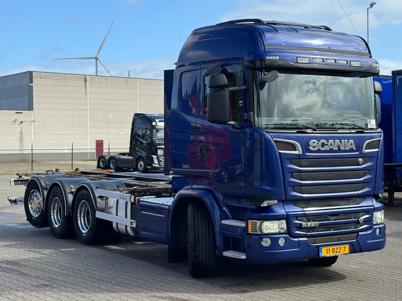 Scania R520 V8 8x4*4 Retarder / BDF / Full Air / Euro 6 - Containerwagen/ Wechselfahrgestell LKW: das Bild 2 Scania R520 V8 8x4*4 Retarder / BDF / Full Air / Euro 6 - Containerwagen/ Wechselfahrgestell LKW: das Bild 2