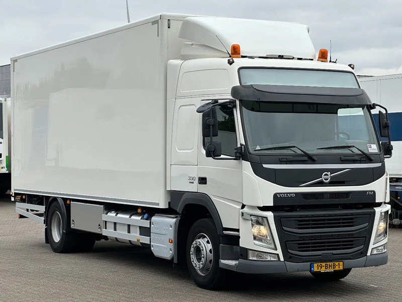 Volvo FM 330 4x2 Gesloten Opbouw / Euro 6 / 3T Laadklep / Bakverwarming / Apk! - Koffer LKW: das Bild 2 Volvo FM 330 4x2 Gesloten Opbouw / Euro 6 / 3T Laadklep / Bakverwarming / Apk! - Koffer LKW: das Bild 2
