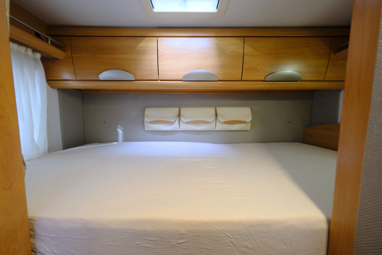 Integriertes Wohnmobil HYMER / ERIBA / HYMERCAR B 504/Festbett+Hubbett/Klima/Solar/DPF-Grün: das Bild 17