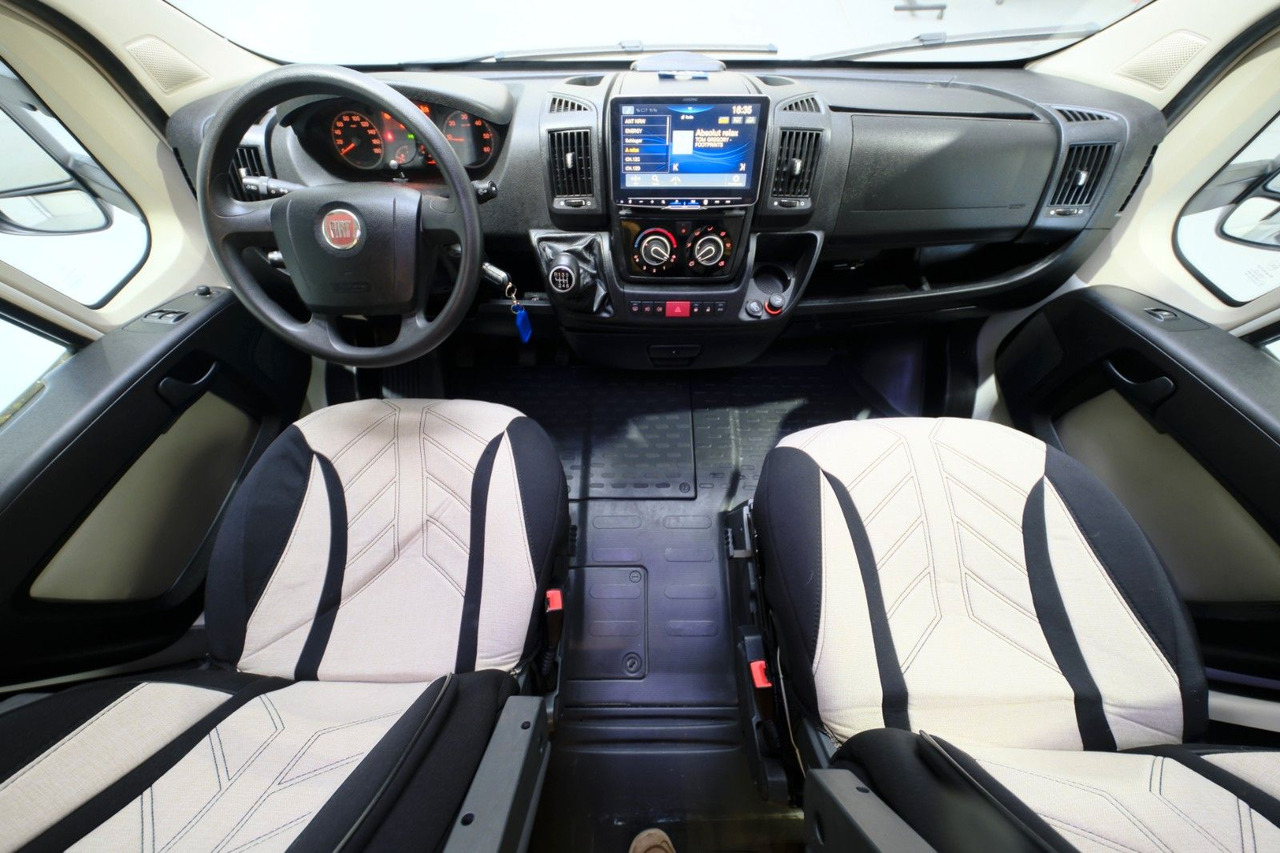 P.L.A. S 695 / Festbett / Klimaanlage / Finanzierung - Teilintegriertes Wohnmobil: das Bild 5 P.L.A. S 695 / Festbett / Klimaanlage / Finanzierung - Teilintegriertes Wohnmobil: das Bild 5
