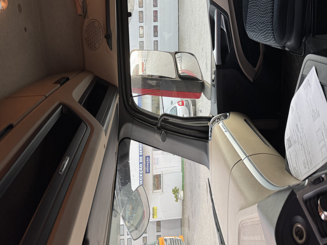 Mercedes Actros 510 1851 - Sattelzugmaschine: das Bild 3 Mercedes Actros 510 1851 - Sattelzugmaschine: das Bild 3