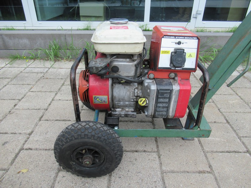 Honda Aggregaat 750 Generator 750W / 220V - Stromgenerator: das Bild 2 Honda Aggregaat 750 Generator 750W / 220V - Stromgenerator: das Bild 2