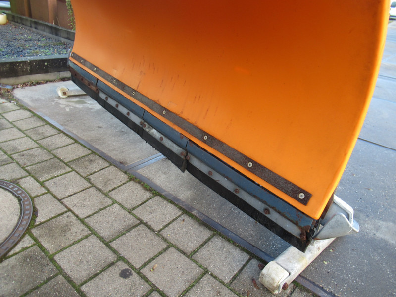 NIDO SNK 27 EPZ 240 270 CM, 24V HYDRO Schneepflug Snowplow Sneeuwploeg - Schneeräumfahrzeug: das Bild 4 NIDO SNK 27 EPZ 240 270 CM, 24V HYDRO Schneepflug Snowplow Sneeuwploeg - Schneeräumfahrzeug: das Bild 4