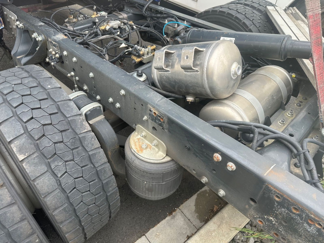 Fahrgestell LKW Iveco 110EL25 Unfallchassis ohne Motor/Getriebe: das Bild 12