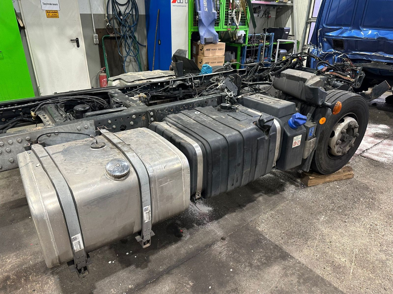 Iveco 110EL25 Unfallchassis ohne Motor/Getriebe - Fahrgestell LKW: das Bild 2 Iveco 110EL25 Unfallchassis ohne Motor/Getriebe - Fahrgestell LKW: das Bild 2