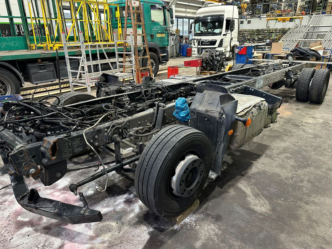 Iveco 110EL25 Unfallchassis ohne Motor/Getriebe - Fahrgestell LKW: das Bild 4 Iveco 110EL25 Unfallchassis ohne Motor/Getriebe - Fahrgestell LKW: das Bild 4