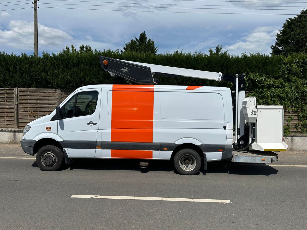 Mercedes-Benz Sprinter 515 CDI 4X4 13,2m Versailift ET-38-LFHD - LKW mit Arbeitsbühne: das Bild 2 Mercedes-Benz Sprinter 515 CDI 4X4 13,2m Versailift ET-38-LFHD - LKW mit Arbeitsbühne: das Bild 2