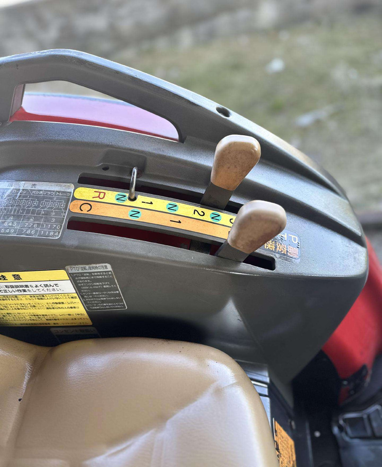 Yanmar EF222 - Traktor: das Bild 4 Yanmar EF222 - Traktor: das Bild 4