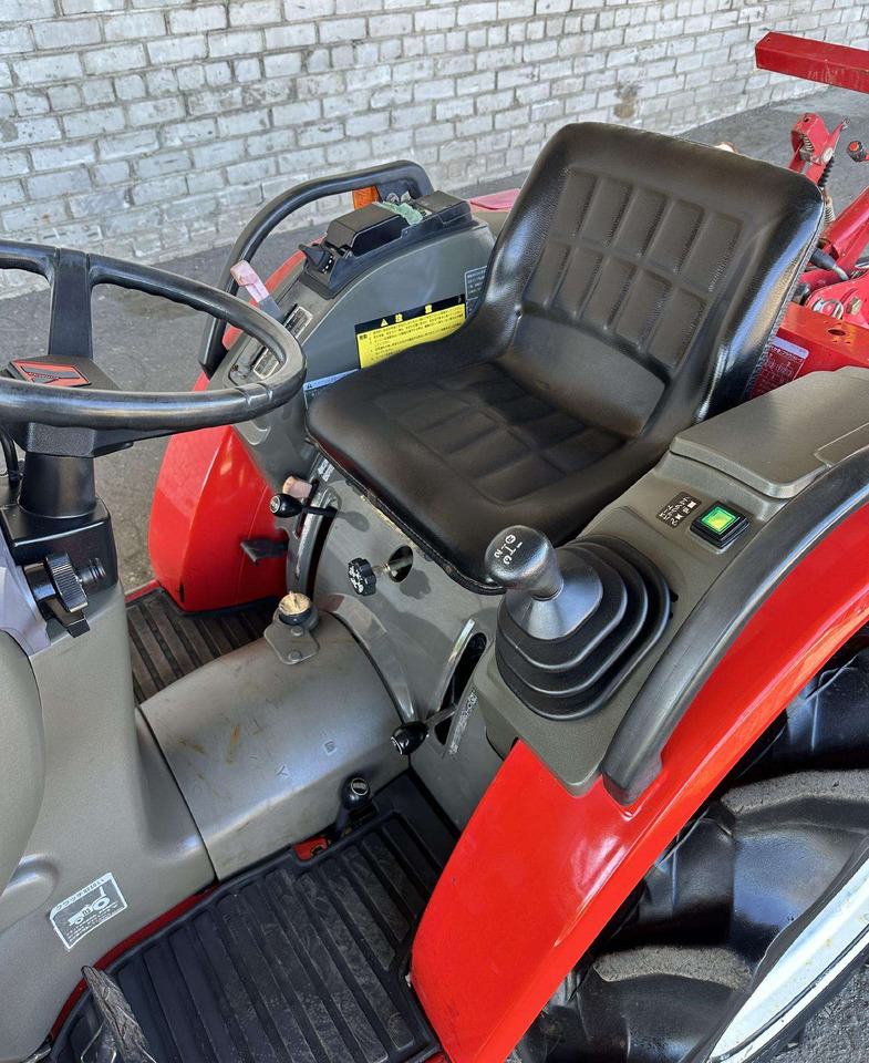 Yanmar F-180 - Traktor: das Bild 5 Yanmar F-180 - Traktor: das Bild 5