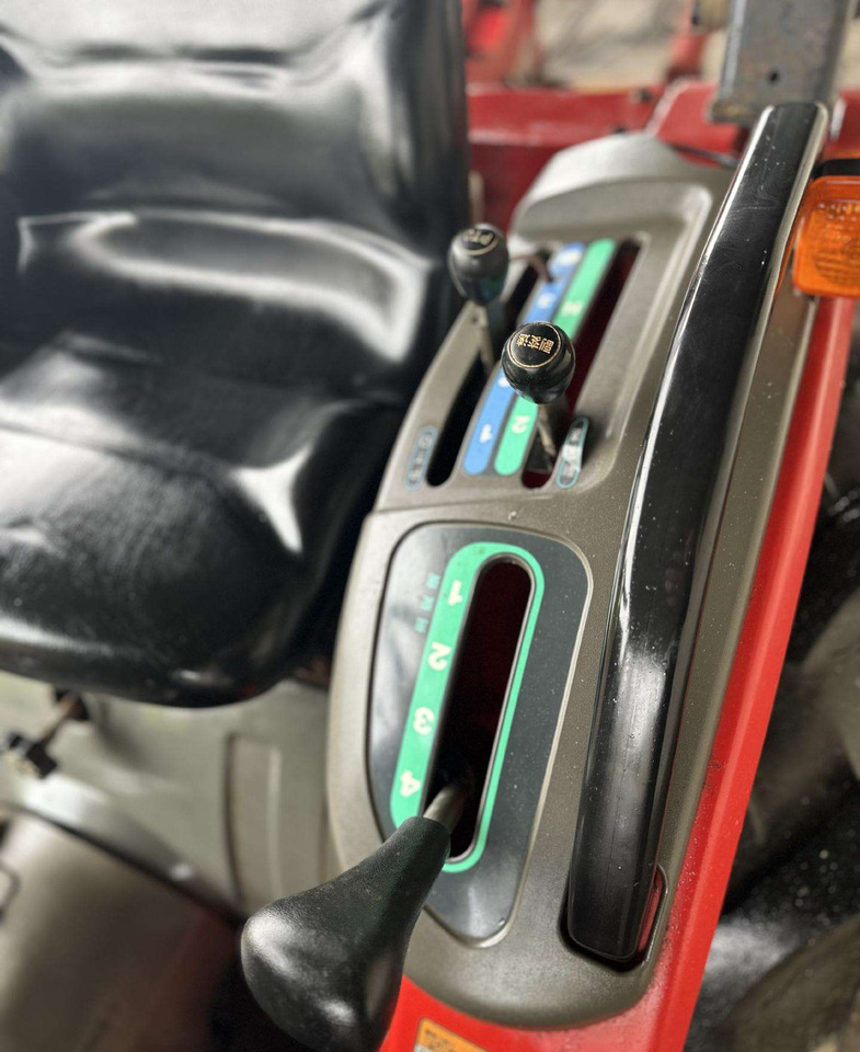 Yanmar F230 - Traktor: das Bild 5 Yanmar F230 - Traktor: das Bild 5
