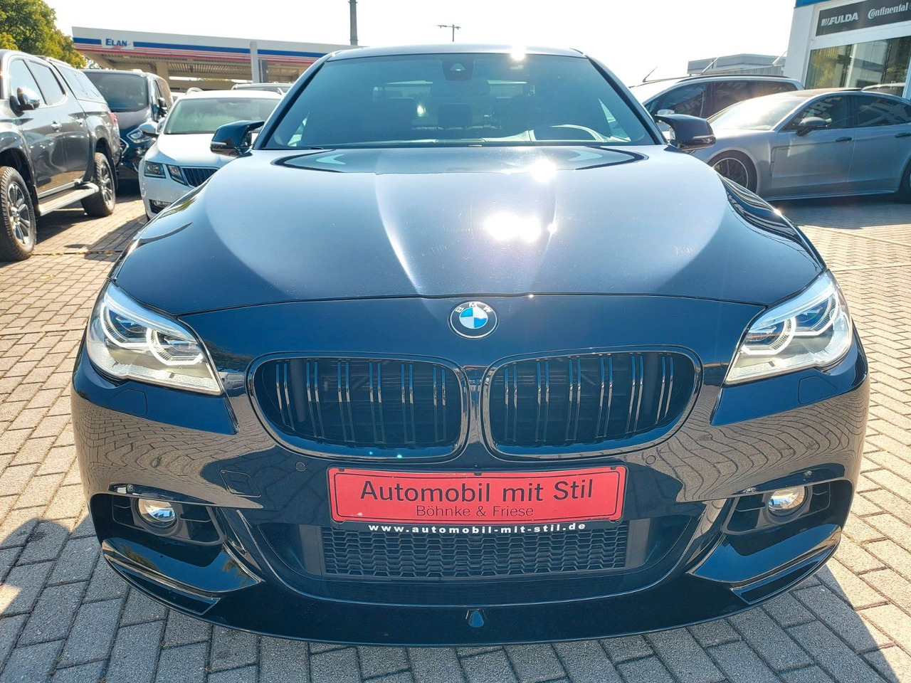 BMW 550i Limousine Autom. M-Sport HUD Glasdach H&K - Limousine: das Bild 2 BMW 550i Limousine Autom. M-Sport HUD Glasdach H&K - Limousine: das Bild 2